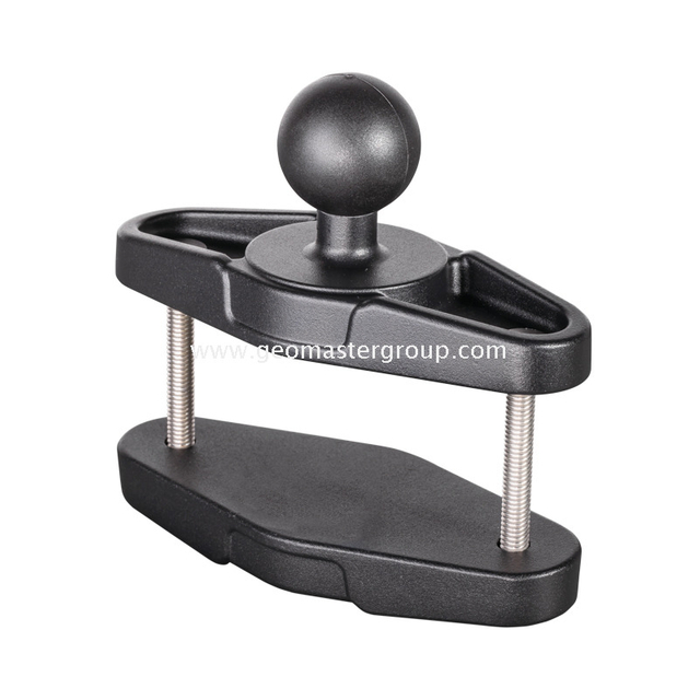 Pince carrée pour une tablette robuste