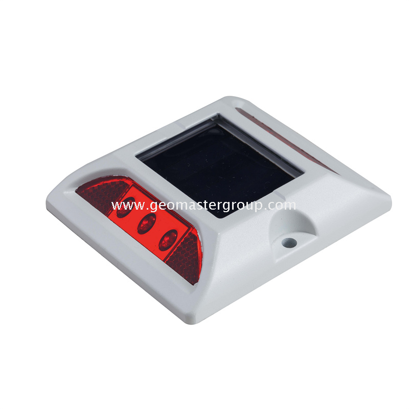 Goujon de route solaire