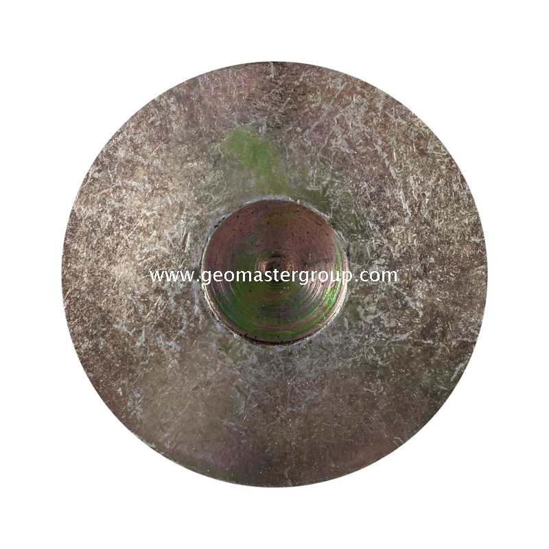 Clou d'enquête en acier