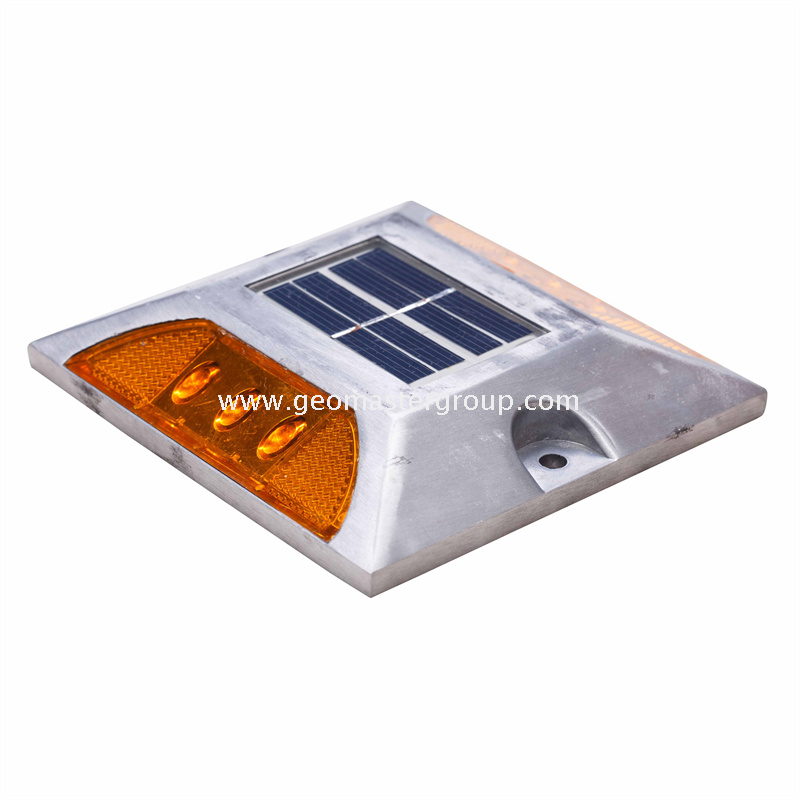 Goujon de route solaire